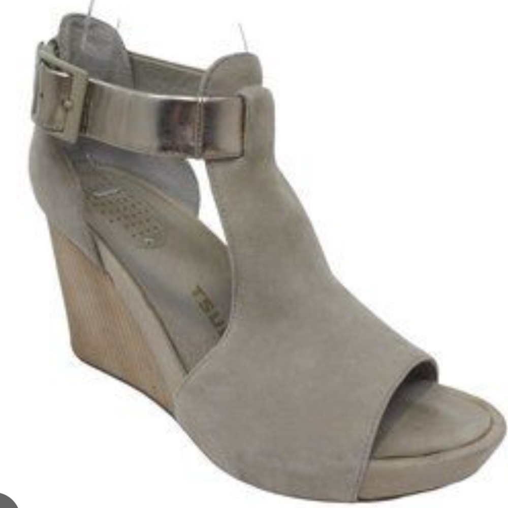 Tsubo Nancie Wedge Sandal Wet Cement Beige/Gray Open Toe Size 8.5